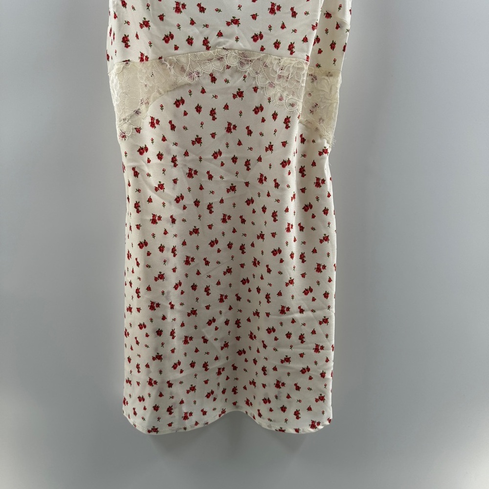 🧸 Forever 21 Ivory Satin Slip Dress Lace Trim Floral Detail Size Medium - Picture 3 of 6